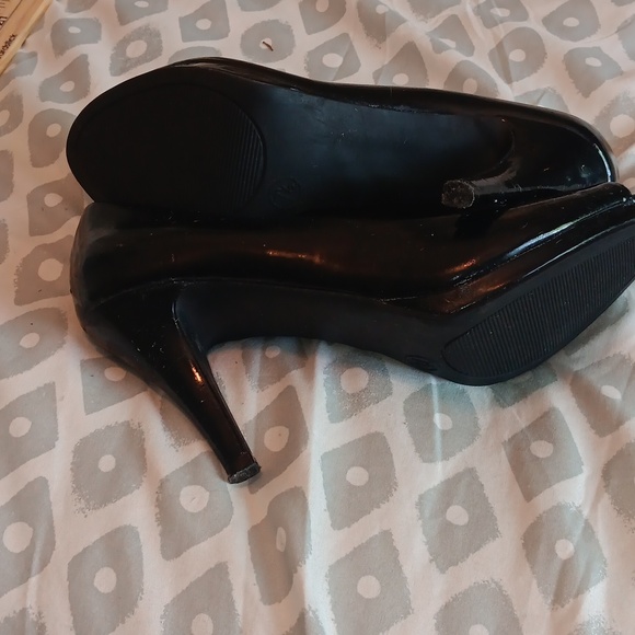 Merona Women's 7.5 Black Patent Leather Peep-Toe Heels 3" Heel - Picture 11 of 12